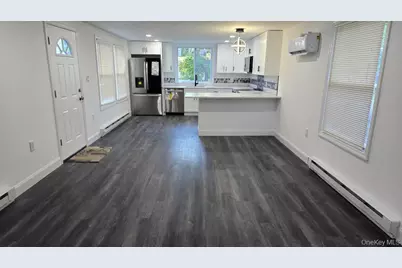 135 Village Circle W, Manorville, NY 11949 - Photo 17