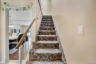 11 Manors Dr, Jericho, NY 11753 - Photo 19