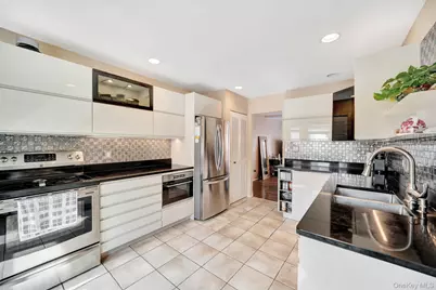 11 Manors Drive, Jericho, NY 11753 - Photo 9