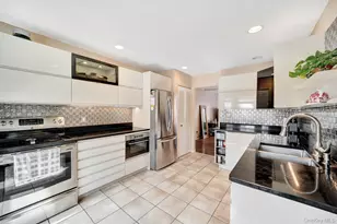 11 Manors Dr, Jericho, NY 11753 - Photo 9