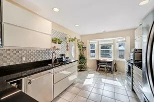 11 Manors Dr, Jericho, NY 11753 - Photo 11