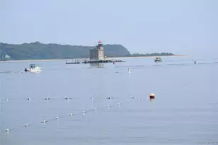 158 E Shore Rd, Huntington, NY 11743 - Photo 9