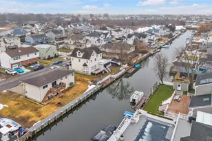 2666 Peconic Ave, Seaford, NY 11783 - Photo 29