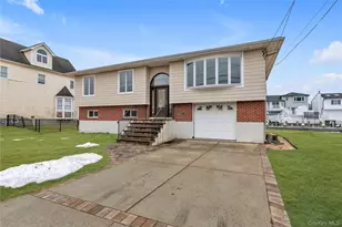 2666 Peconic Ave, Seaford, NY 11783 - Photo 21