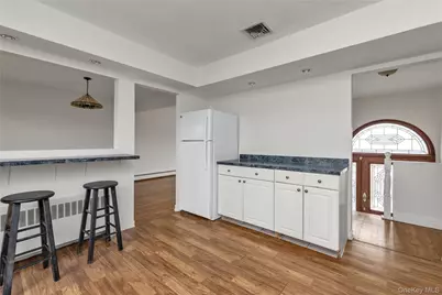 2666 Peconic Avenue, Seaford, NY 11783 - Photo 9