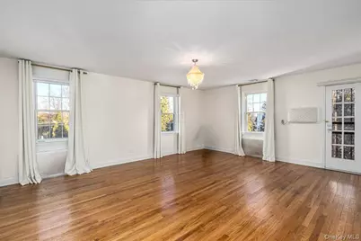 13 Arbor Place, Glen Cove, NY 11542 - Photo 17