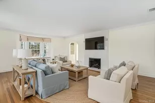 13 Arbor Pl, Glen Cove, NY 11542 - Photo 3