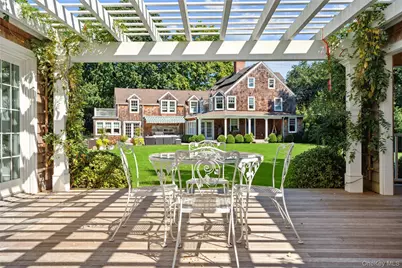 137 Montauk Highway, Quogue, NY 11959 - Photo 11