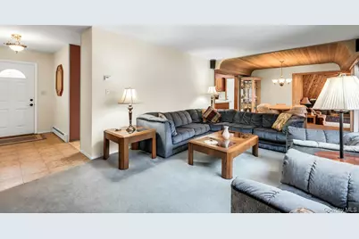 893 Connetquot Avenue, Islip Terrace, NY 11752 - Photo 3