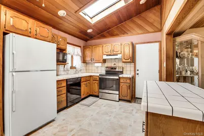 893 Connetquot Avenue, Islip Terrace, NY 11752 - Photo 13