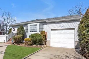 3933 Fulton Ave, Seaford, NY 11783 - Photo 3