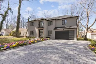 1 Bentley Rd, Great Neck, NY 11023 - Photo 1