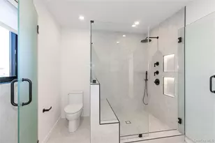 1 Bentley Rd, Great Neck, NY 11023 - Photo 25