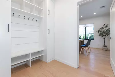 1 Bentley Road, Great Neck, NY 11023 - Photo 17