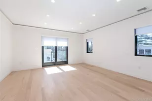 1 Bentley Rd, Great Neck, NY 11023 - Photo 19