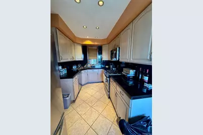 722 King Avenue, Bronx, NY 10464 - Photo 9