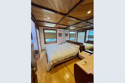 722 King Avenue, Bronx, NY 10464 - Photo 11