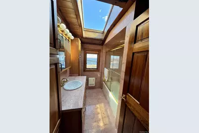 722 King Avenue, Bronx, NY 10464 - Photo 15