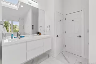 5 Cow Hill Ln, Wainscott, NY 11975 - Photo 9