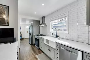 9213 245th St, Floral Park, NY 11001 - Photo 9