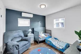 9213 245th St, Floral Park, NY 11001 - Photo 19