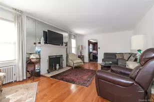 8 Plymouth Rd, Great Neck, NY 11023 - Photo 3