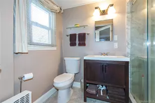 8 Plymouth Rd, Great Neck, NY 11023 - Photo 15