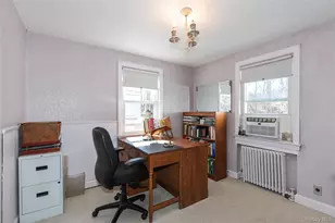 8 Plymouth Rd, Great Neck, NY 11023 - Photo 19