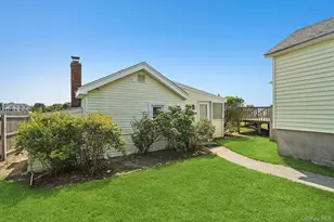 35 Gardners Ln, Hampton Bays, NY 11946 - Photo 21