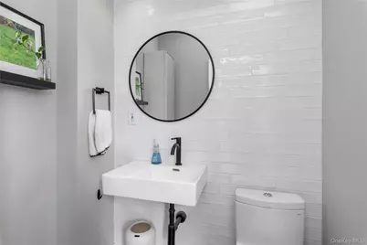 5 Emmet Place, Hicksville, NY 11801 - Photo 9