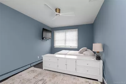 5 Emmet Place, Hicksville, NY 11801 - Photo 11