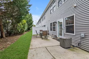 608 Carman Ave, Westbury, NY 11590 - Photo 15