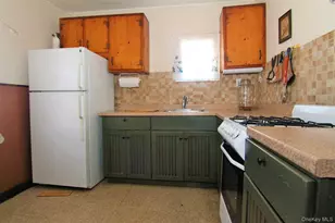 35 Glanhope Rd, Hopewell Junction, NY 12533 - Photo 9