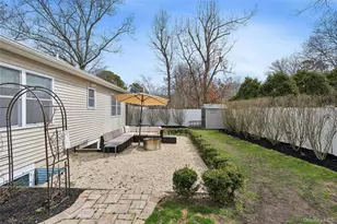 24 Woodridge Rd, Hampton Bays, NY 11946 - Photo 3