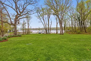 66 Chestnut Ave, Setauket, NY 11733 - Photo 19