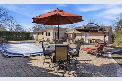 15 Leeward Lane, Commack, NY 11725 - Photo 23