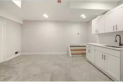 3227 Griswold Avenue, Bronx, NY 10465 - Photo 17