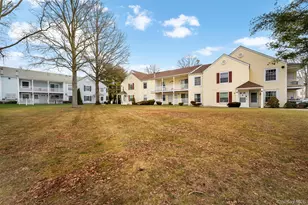 204 Fairview Cir, Middle Island, NY 11953 - Photo 3