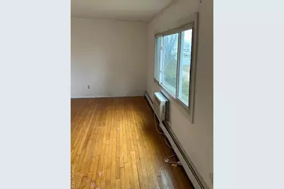 639 Wellwood Avenue #B6, Lindenhurst, NY 11757 - Photo 3