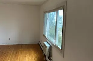 639 Wellwood Ave, Lindenhurst, NY 11757 - Photo 3