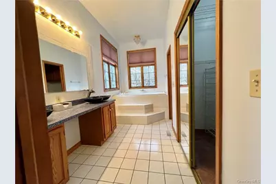 10 Carrington Court, Poughkeepsie, NY 12603 - Photo 17