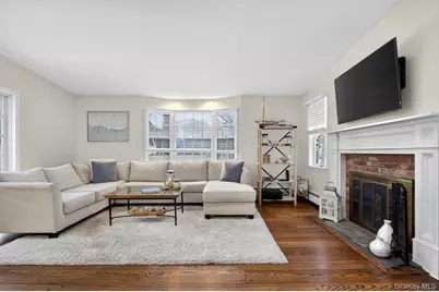 4 Colonial Court, Bay Shore, NY 11706 - Photo 15