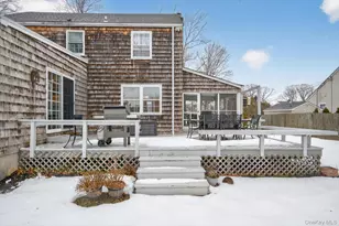 4 Colonial Ct, Bay Shore, NY 11706 - Photo 33