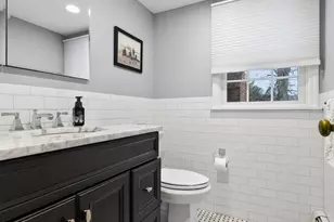 4 Colonial Ct, Bay Shore, NY 11706 - Photo 17