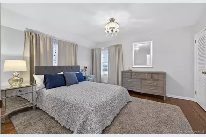 4 Colonial Court, Bay Shore, NY 11706 - Photo 19