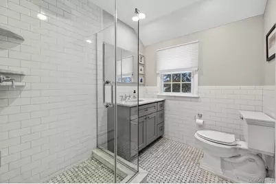 4 Colonial Court, Bay Shore, NY 11706 - Photo 21