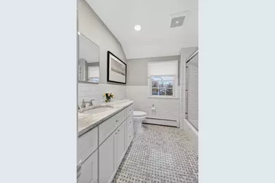 4 Colonial Court, Bay Shore, NY 11706 - Photo 25