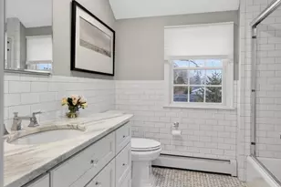 4 Colonial Ct, Bay Shore, NY 11706 - Photo 25