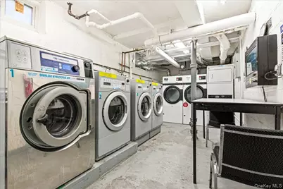 139-05 85th Drive #4G, Briarwood, NY 11435 - Photo 15