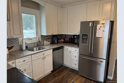 41 W 6th Street, Patchogue, NY 11772 - Photo 9